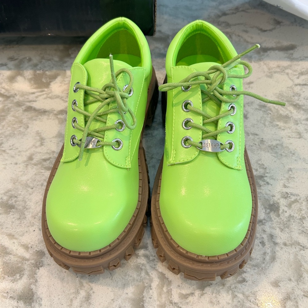 Vibrant Green Lace-Up Shoes